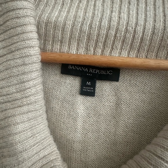 Banana Republic Women’s Off the Shoulder Sweater Dress / Size M / Oatmeal - Picture 4 of 5